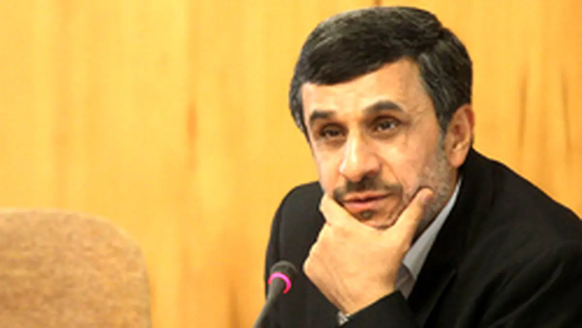 یکی از نزدیکان احمدی‌نژاد: احمدی‌نژاد قطعا در انتخابات مجلس ثبت نام نمی‌کند / برخی می‌خواهند با برند احمدی‌نژاد وارد مجلس شوند / او از هیچ لیستی حمایت نمی‌کند