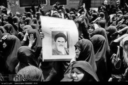 14 خرداد 1368 - مردم تهران در سوگ ارتحال امام خمینی (ره)/تصاویر