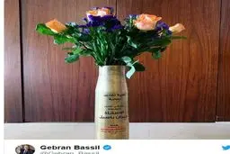 حرکت جالب وزیر خارجه لبنان با خمپاره حزب الله/ عکس