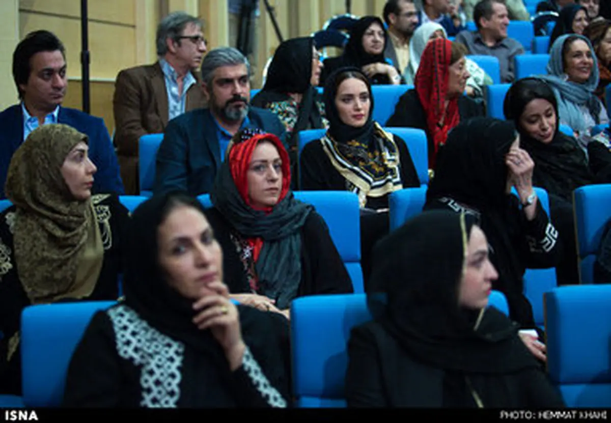 دیدار رییس جمهور با هنرمندان/تصاویر