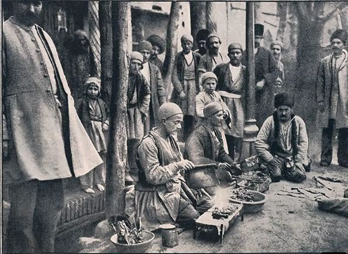 عکسی جالب از جگرکی های عصر قاجار