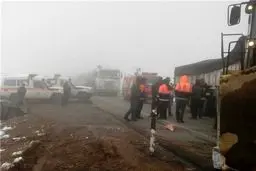 تصاویری از تصادف زنجیره‌ای 26 خودرو در جاده دماوند