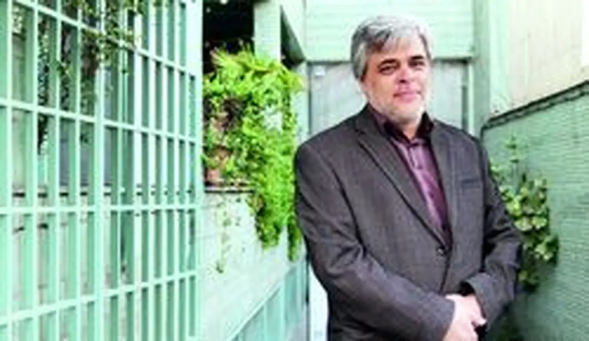 محمد مهاجری: روزنامه‌ها باید کلا تعطیل شوند/تعداد محدودی هنوز به خواندن روزنامه کاغذی عادت دارند/اکنون بهترین فرصت است که کلا نسخه کاغذی روزنامه‌ها جمع شود