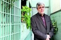 محمد مهاجری: روزنامه‌ها باید کلا تعطیل شوند/تعداد محدودی هنوز به خواندن روزنامه کاغذی عادت دارند/اکنون بهترین فرصت است که کلا نسخه کاغذی روزنامه‌ها جمع شود