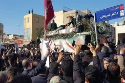 سردار شهید در آغوش پر مهر مردم خوزستان + تصاویر