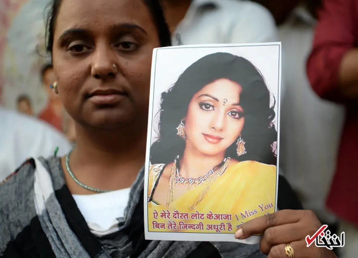 تصاویری از تشییع جنازه "سری دیوی" ستاره سینمای بالیوود