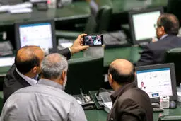 عکس سلفی نمایندگان در صحن علنی مجلس شورای اسلامی