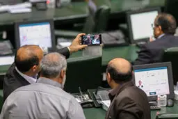 عکس سلفی نمایندگان در صحن علنی مجلس شورای اسلامی