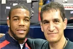 یک ایرانی مربی تیم ملی کشتی فرنگی آمریکا شد+عگس