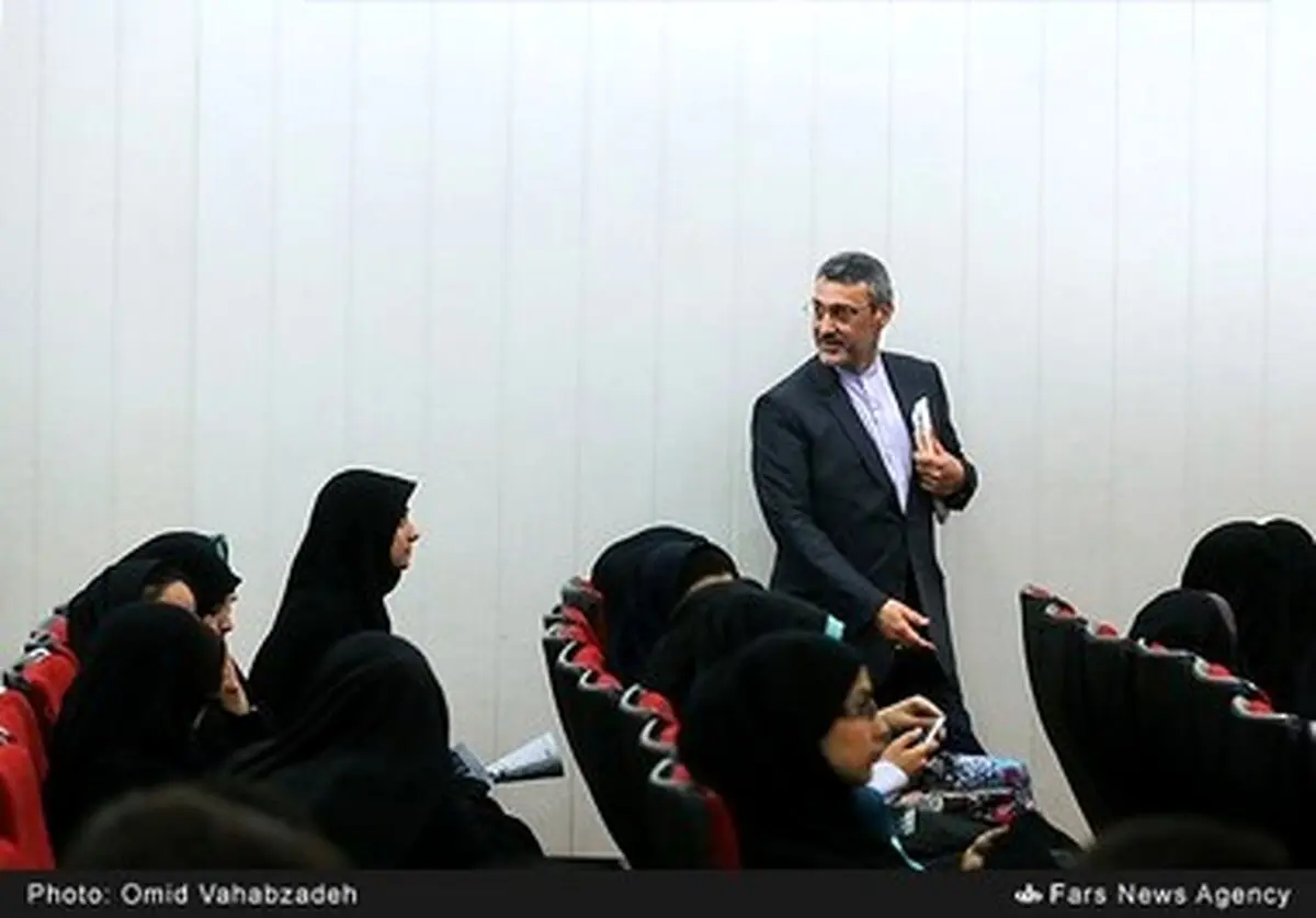 همایش ژنو تا لوزان با حضور عضو ارشد تیم مذاکره کننده هسته ای /گزارش تصویری