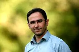 خطیر: افتخاری حق رشد نورافکن را به شارلوا بخشید/ آقای فتح‌الله‌زاده بگذار استقلال نفس بکشد