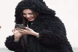 پالتوی خاص خانم بازیگر + عکس