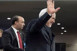 فارین پالیسی: دولت ترامپ باید به دنبال ایجاد کانال های ارتباطی با ایران باشد / کاهش تنش در منطقه به تعامل مستقیم آمریکا با تهران از جمله ظریف نیاز دارد