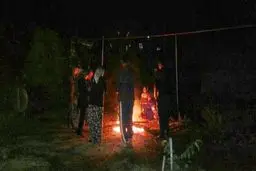 زلزله اردبیل مردم را در سرمای شب به بیرون از خانه‌ها کشاند/عکس