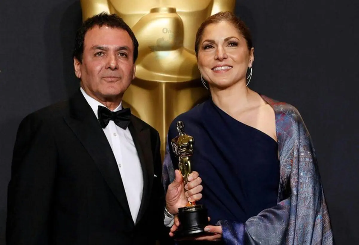 اسکار اصغر فرهادی در دستان انوشه انصاری و فیروز نادری/عکس