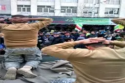 تفنگداران آمریکایی در راهپیمایی 22 بهمن(عکس)
