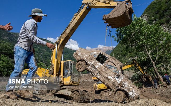 تصاویری از خسارت سنگین سیل و رانش زمین در رودسر