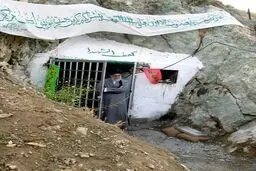 تصویری متفاوت از رهبرانقلاب در سحرگاه لیلة‌الرغائب