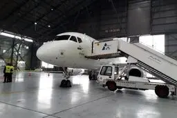 سوپر جت ۱۰۰ روسی در فرودگاه مهرآباد را ببینید