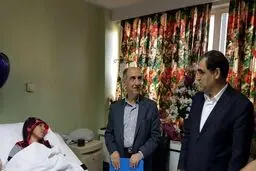 عیادت وزیر بهداشت از کیمیا علیزاده/عکس