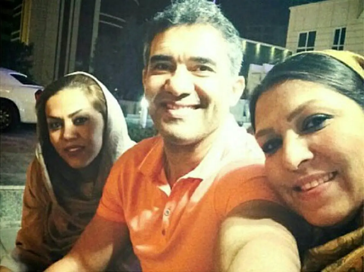 عابدزاده در کنار همسر و دخترش/عکس