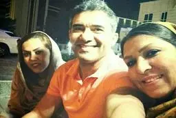 عابدزاده در کنار همسر و دخترش/عکس