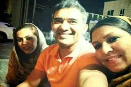 عابدزاده در کنار همسر و دخترش/عکس