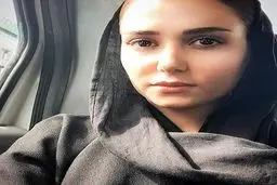 عکس جدید از چهره پریناز ایزدیار در داخل اتومبیل