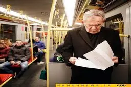 تصویری از رئیس‌جمهور اتریش در مترو / عکس