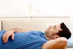 فواید چرت زدن و راه های بهبود آن