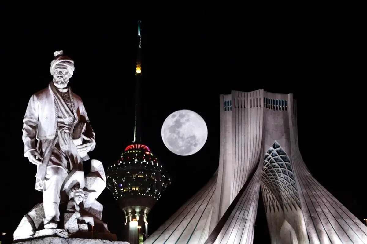 ماه زیبای نیمه رمضان در پایتخت + عکس