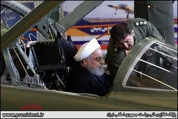 تصاویری از بازدید رئیس جمهور روحانی از جت جنگنده در سالروز صنعت دفاعی