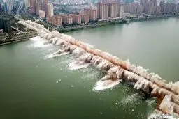 تخریب پل 1500متری در چین / تصاویر