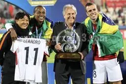 جام آسیا در ویترین افتخارات زیکو/ عکس