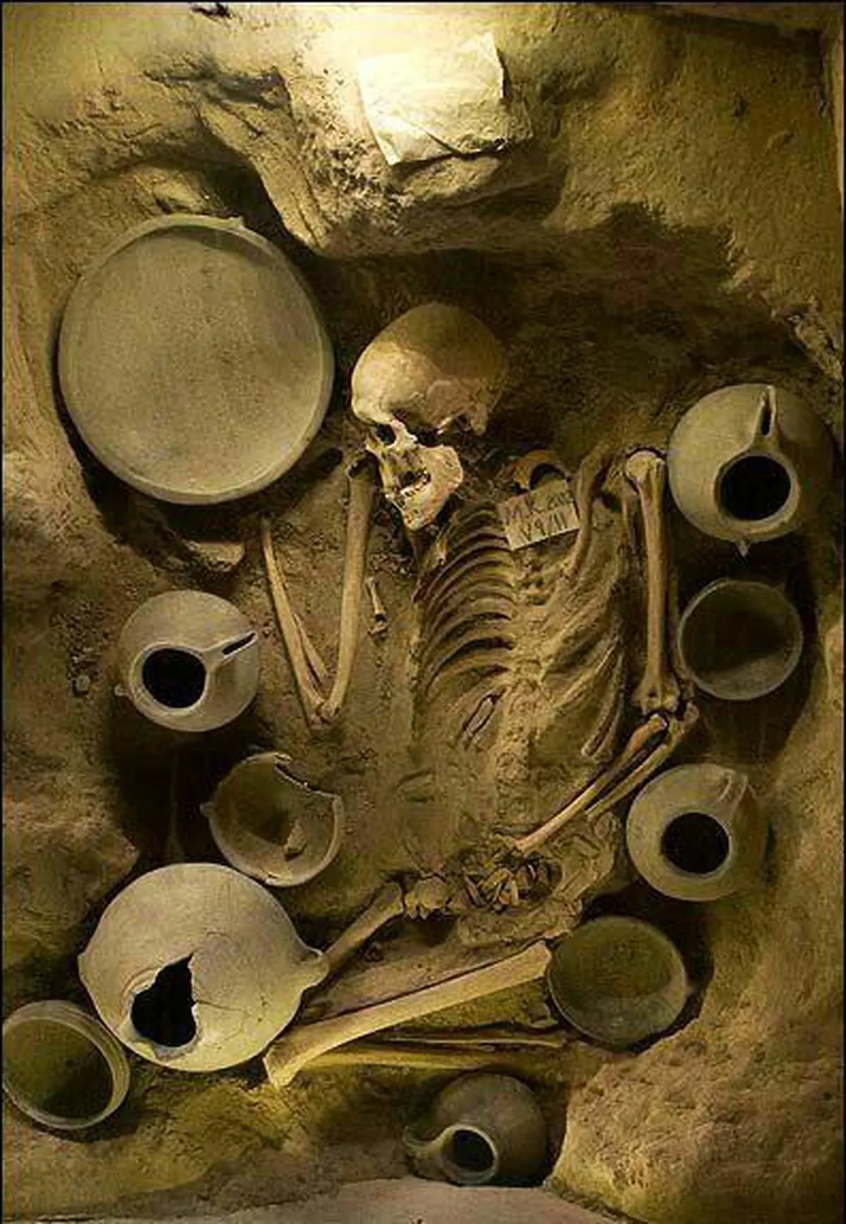 عکس: بزرگترین قبرستان عصرآهن منطقه شمال مرکزی ایران