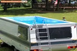 تبدیل ون به استخر و سواری به فر پیتزا!/تصاویر