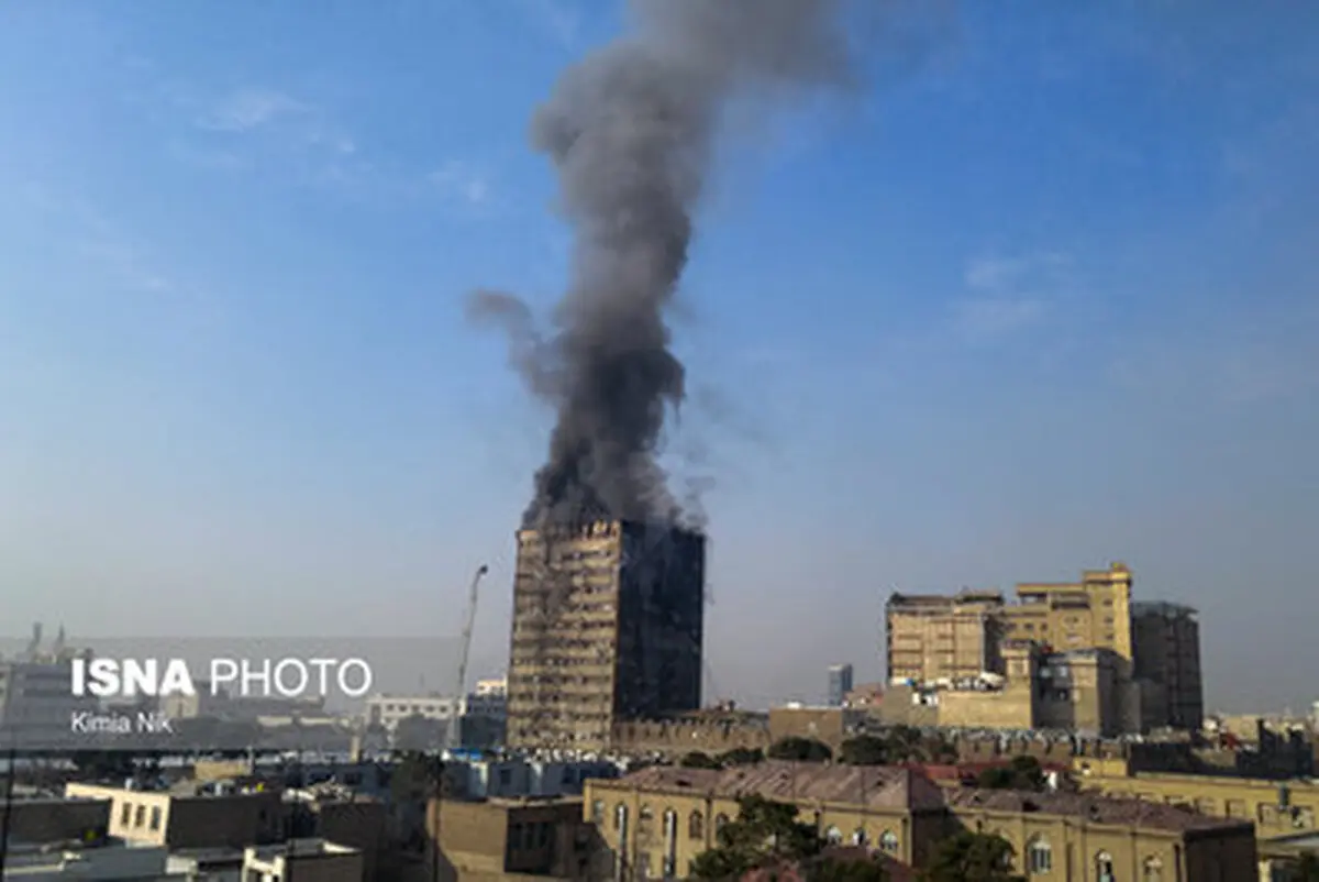 آتش‌سوزی گسترده در ساختمان پلاسکو در تهران/ تصاویر