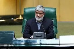 تکیه مطهری بر صندلی ریاست مجلس/ عکس