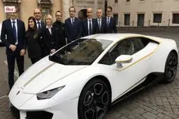 لامبورگینی پاپ فرانسیس را ببینید /تصاویر