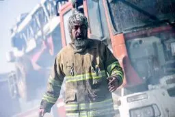 مهدى پاكدل در نقشى متفاوت در نمايى از فيلم سينمايى "چهارراه استانبول" /عکس