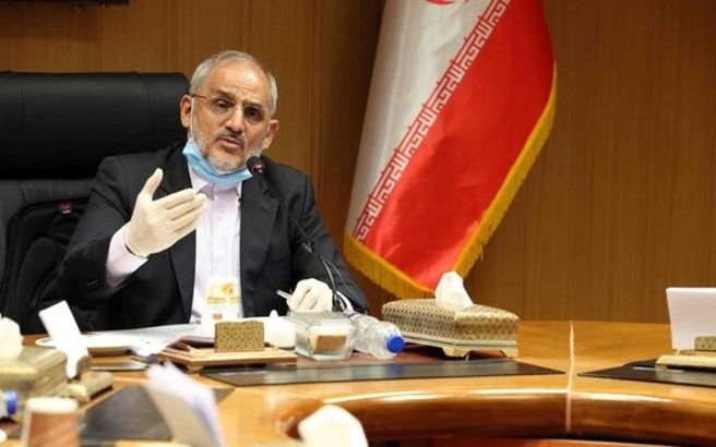 عذرخواهی وزیر آموزش و پرورش در پی حذف دختران از جلد کتاب ریاضی