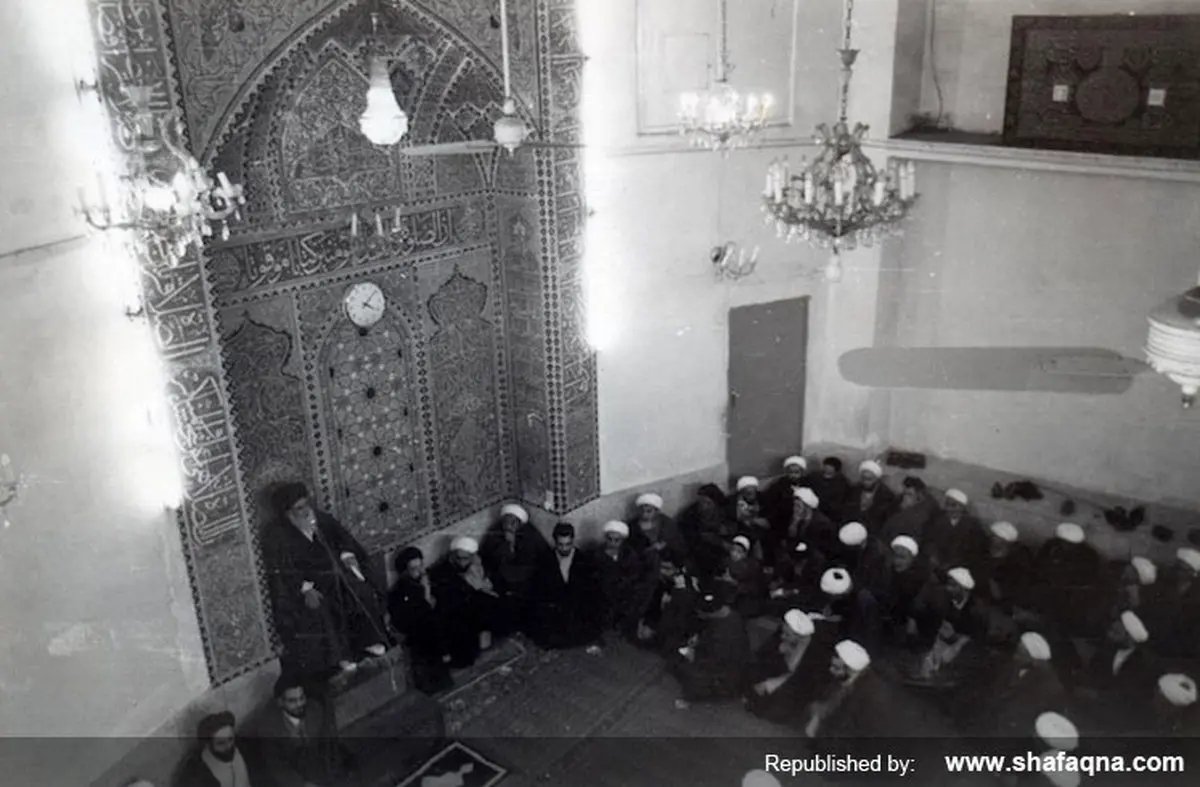 عکسی دیده‌نشده از جلسه درس مرحوم آیت‌الله العظمی خوئی