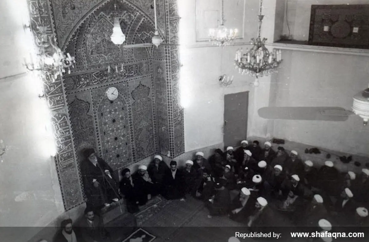 عکسی دیده‌نشده از جلسه درس مرحوم آیت‌الله العظمی خوئی