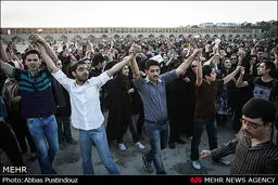 روایتی تصویری از زاینده رود خشک شده و خشم لبریز شده اصفهانی‌ها