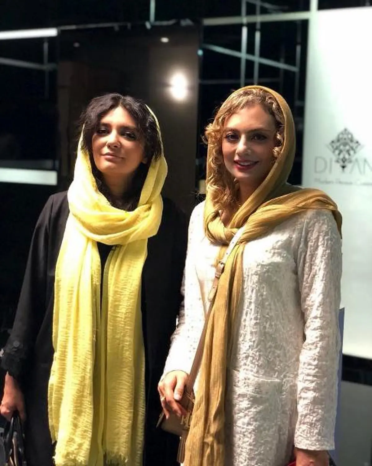 تصویری از تیپ و استایل عجیب یکتا ناصر در کنار لیندا کیانی /عکس