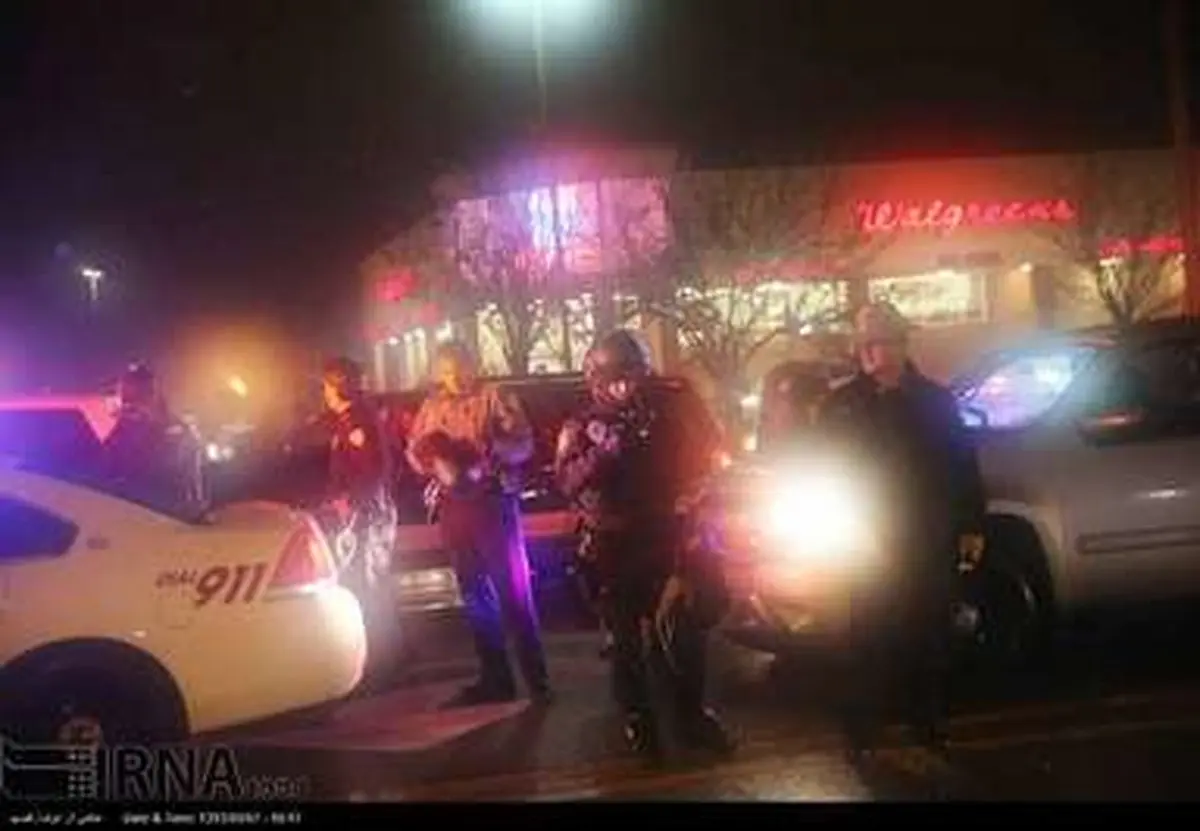 روایت تصویری از ادامه اعتراضات به تبعیض نژادی در فرگوسن آمریکا