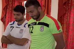 تصویر باشکوه ادای احترام به یک سرباز ملی/اشک های سوشا و بغض ملی پوشان پرسپولیس