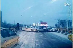 عکس/ تصادف زنجیره‌ای 56 خودرو در اتوبان قزوین کرج