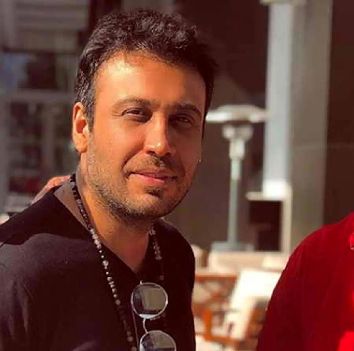 بشنوید: آهنگ محسن چاوشی،بانوی عمارت