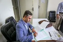 لحظه ابلاغ حکم اعدام بابک زنجانی به وکیلش/عکس